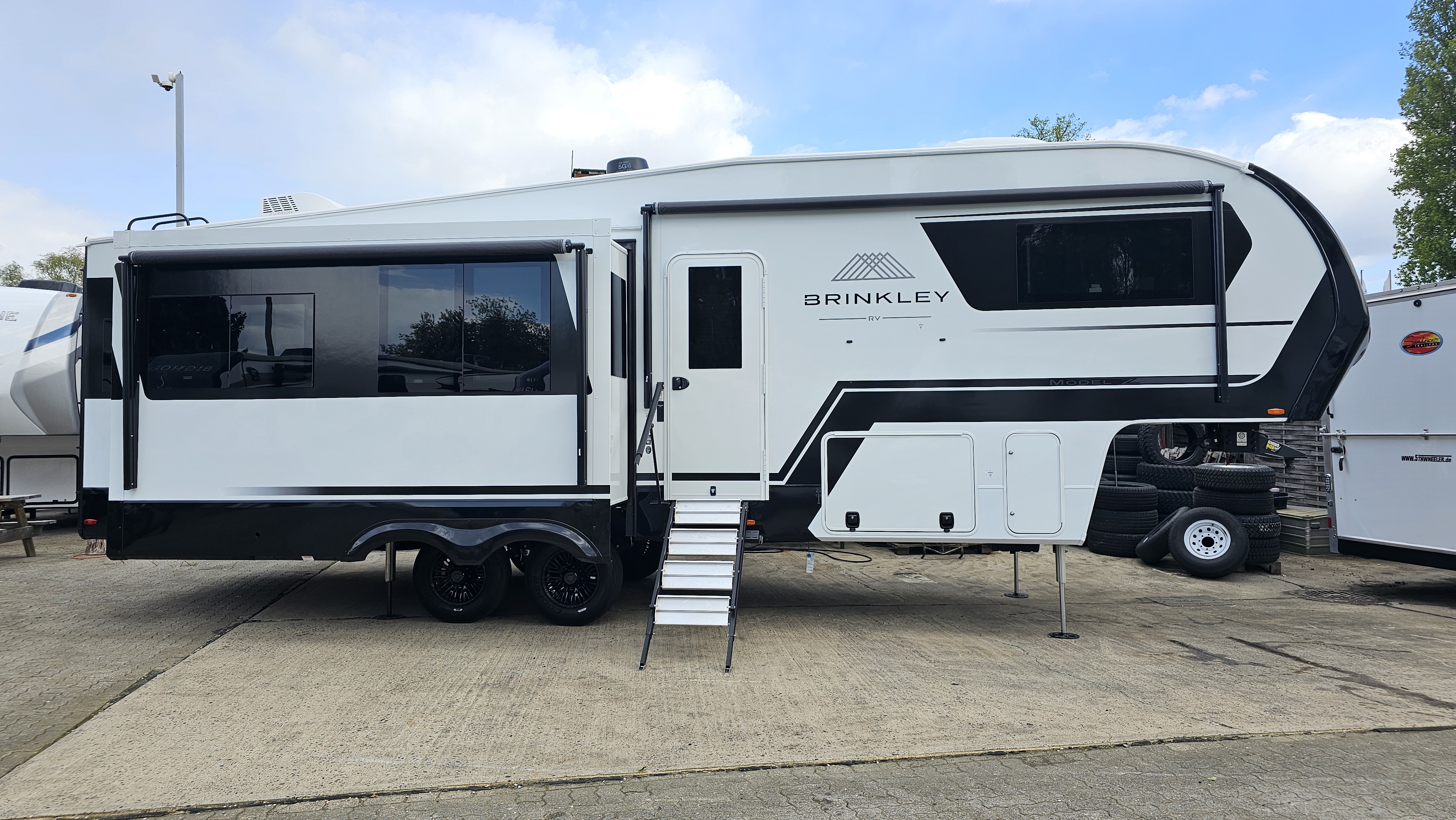Brinkley Z 2900