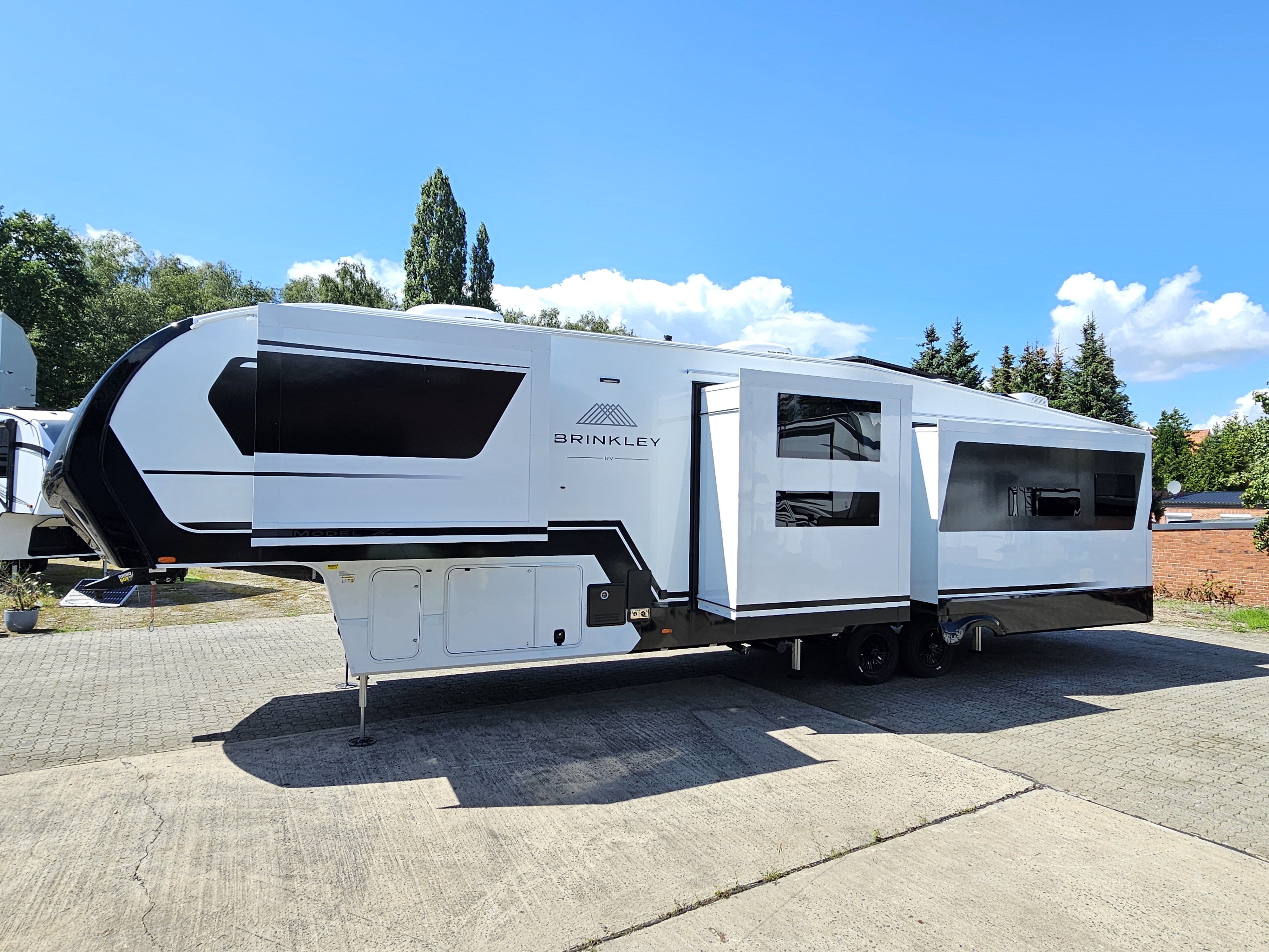 Brinkley Z3610